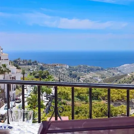 Apartment Penthouse 5 Arcos, Frigiliana, 2 Bedroom, Pool, Large Roof Terrace, Bbq And Amazing Views Hansonholiday Frigiliana