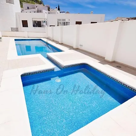Penthouse 5 Arcos, Frigiliana, 2 Bedroom, Pool, Large Roof Terrace, Bbq And Amazing Views Hansonholiday