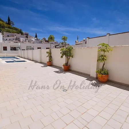 Penthouse 5 Arcos, Frigiliana, 2 Bedroom, Pool, Large Roof Terrace, Bbq And Amazing Views Hansonholiday