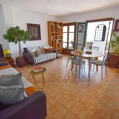 Apartment Penthouse 5 Arcos, Frigiliana, 2 Bedroom, Pool, Large Roof Terrace, Bbq And Amazing Views Hansonholiday *