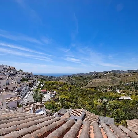Penthouse 5 Arcos, Frigiliana, 2 Bedroom, Pool, Large Roof Terrace, Bbq And Amazing Views Hansonholiday Frigiliana
