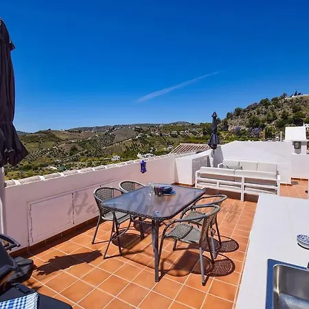 Apartment Penthouse 5 Arcos, Frigiliana, 2 Bedroom, Pool, Large Roof Terrace, Bbq And Amazing Views Hansonholiday *